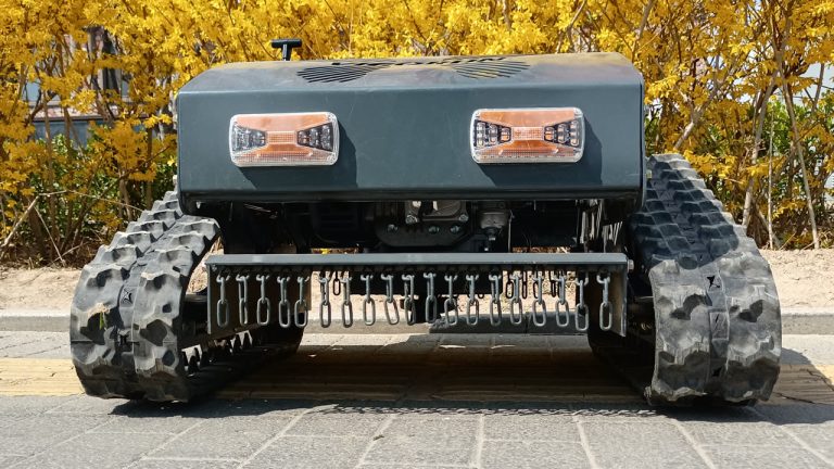 benzine motor snelheid fan reis 6 km / h selsoandreaune dynamo op ôfstân bestjoerde tracked robot maaier