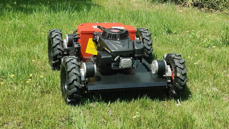 pabrik penjualan langsung rega grosir murah China lahan basah nirkabel radio kontrol robot mesin pemotong rumput