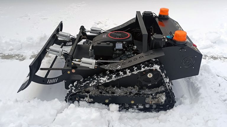 除雪機除雪ブレード除雪シャベル除雪機を備えた遠隔操作式追跡斜面芝刈り機
