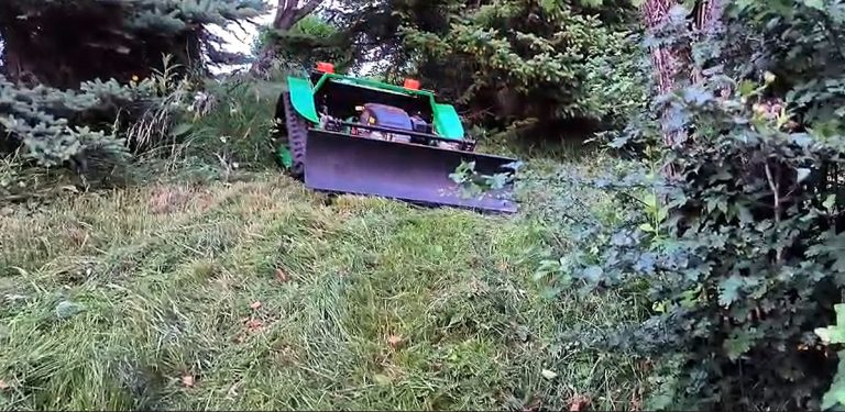 Conquering the Slopes: Croatian Customer Tests VTLM800 on 50° Incline